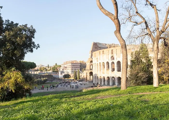 Silence Next To The Colosseum Rom